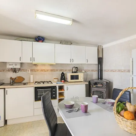 فيلة Casa Bonecas